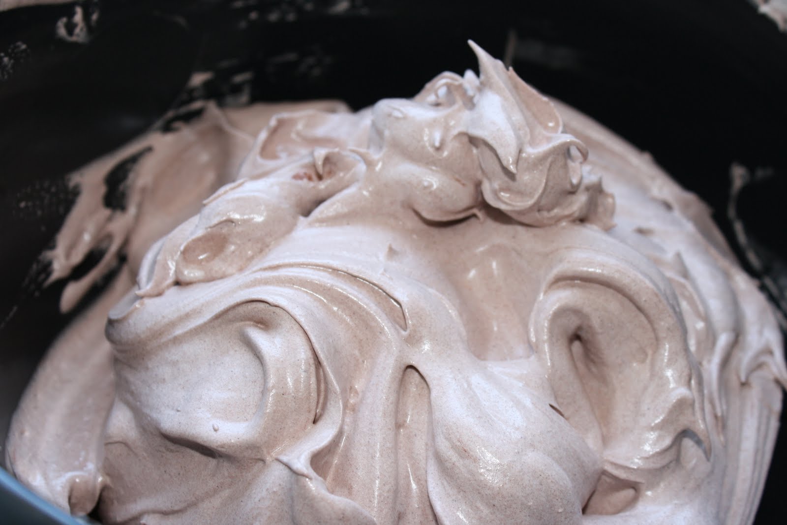 Opskrift på hjemmelavet chokolade pavlova med bær