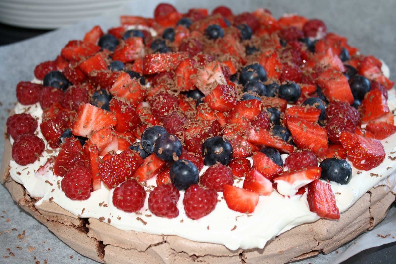 Opskrift på hjemmelavet chokolade pavlova med bær