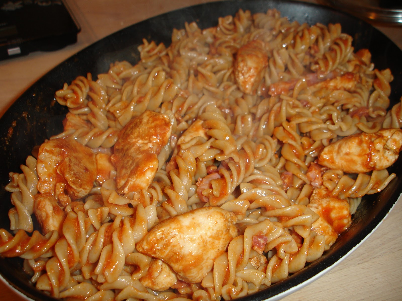 Pastaret Med Kylling Og Tomat