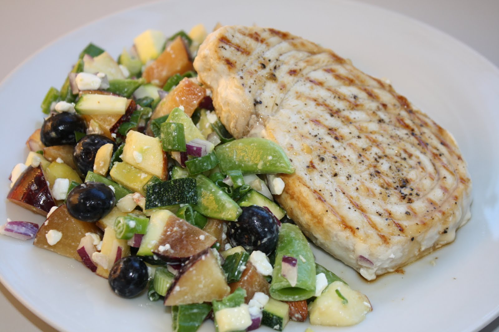 Sværdfisk marlin) med lækker sommersalat