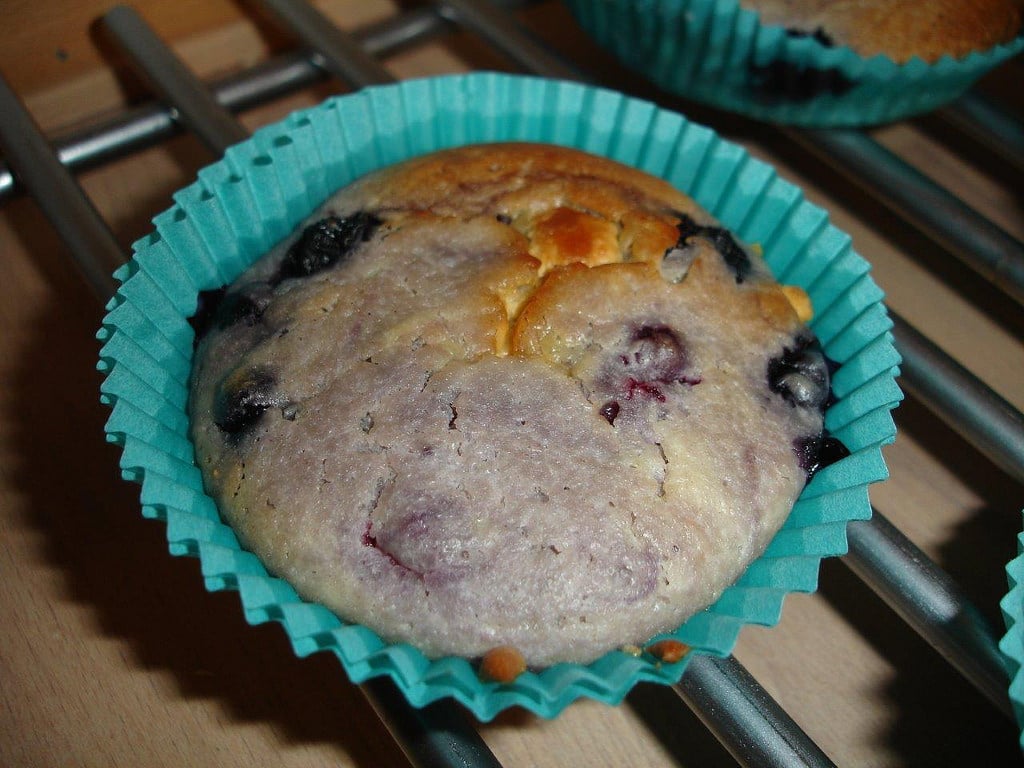 Blåbærmuffins med hvid chokolade