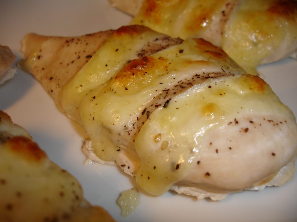 Kylling med mozarella og sesamkartofler