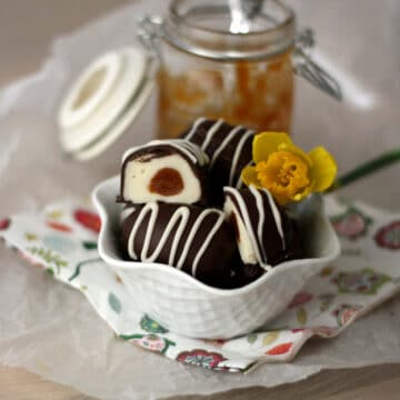 Påskeæg med chokolade og karamel