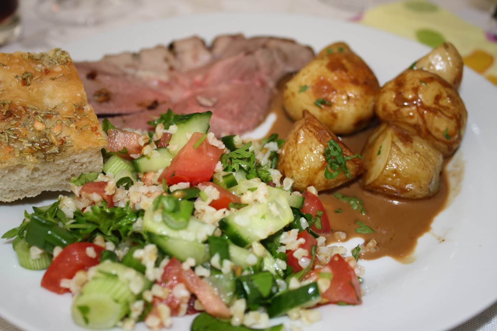 Lammekølle med kartofler, foccacia og