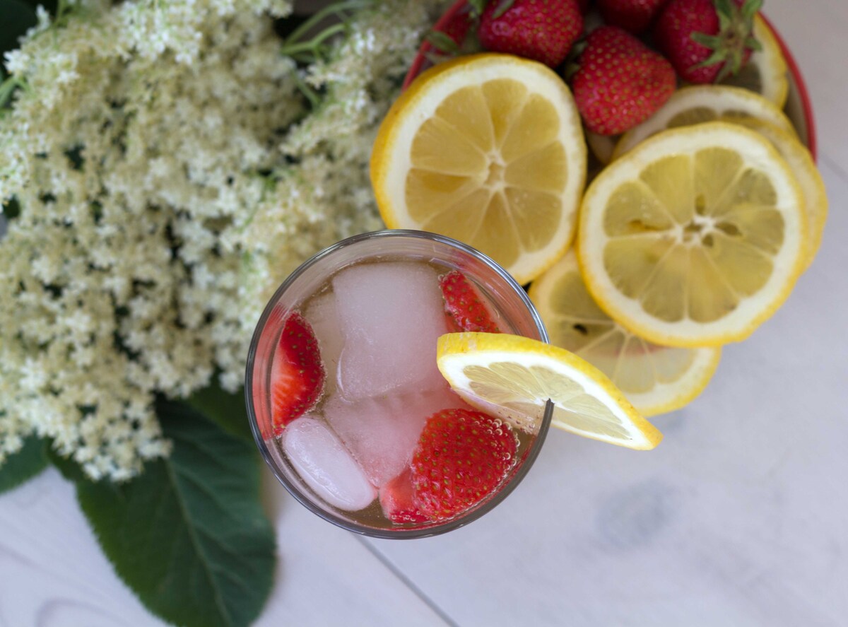 Hyldeblomstsaft uden citronsyre