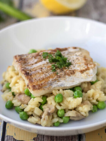 Risotto med friske aerter og stegt torsk