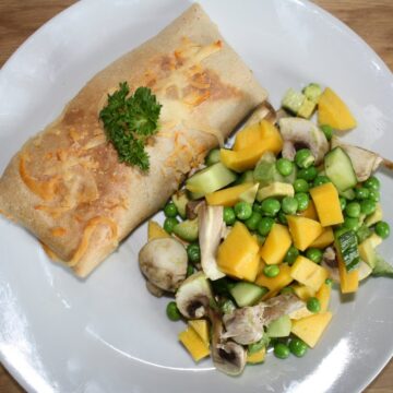 Fyldte pandekager med spinat, skinke og parmesan