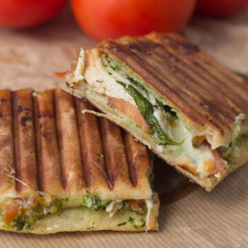 Panini med kylling pesto og mozzarella
