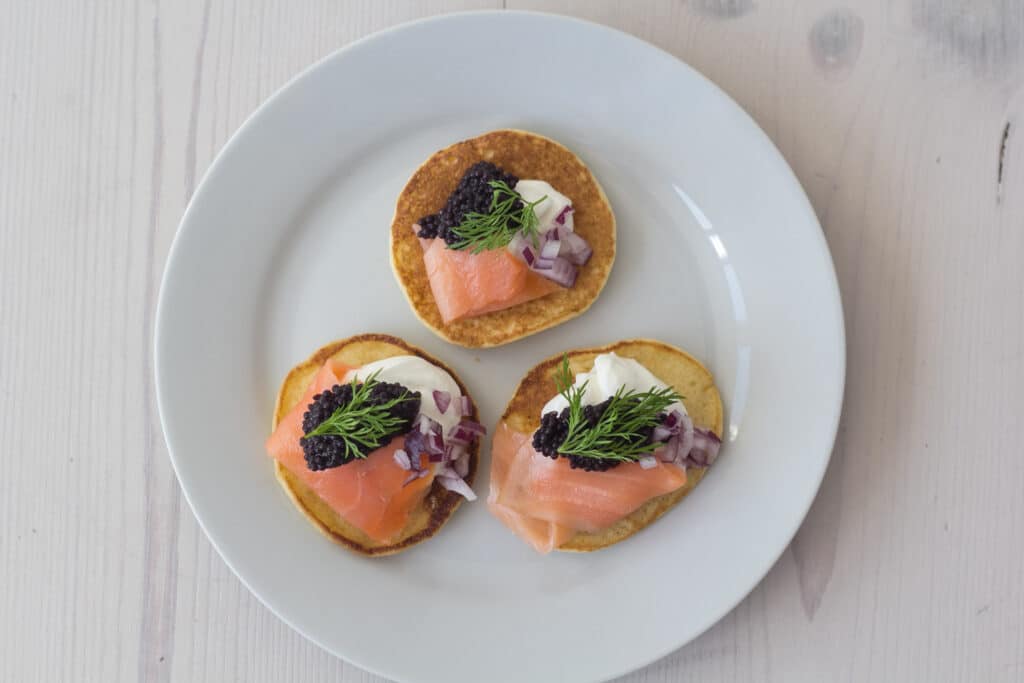 Blinis med røget laks