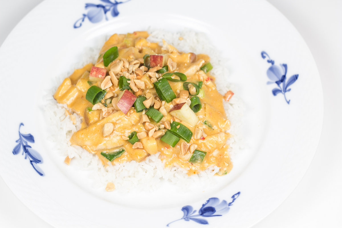 Kylling i cremet peanut butter sauce