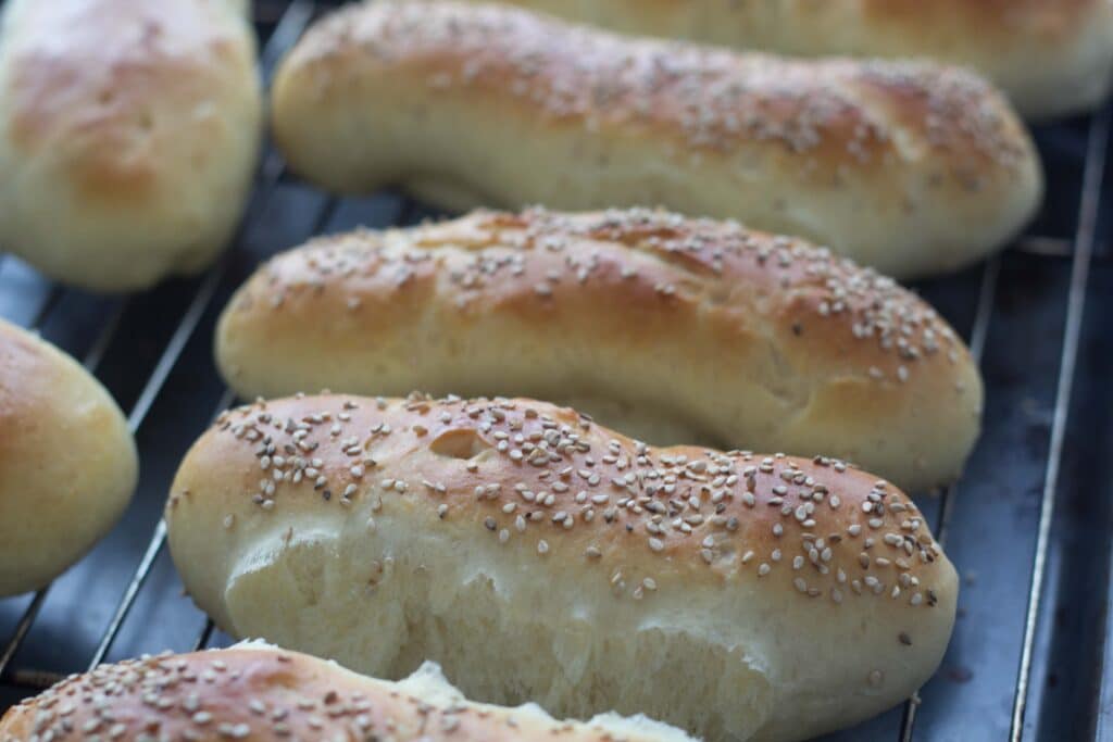 Hjemmebagte pølsebrød
