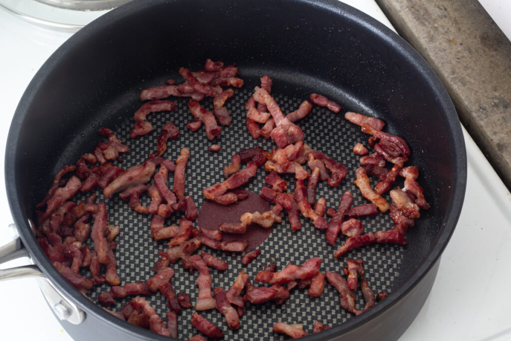 Bacon i tern på pande