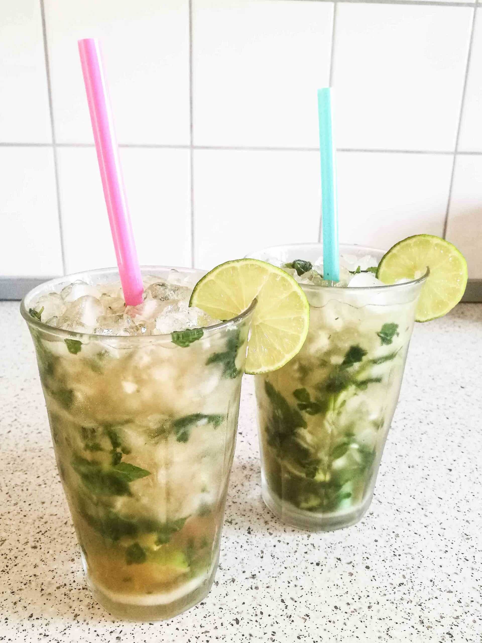 Mojito med rom og mynte med eller uden alkohol