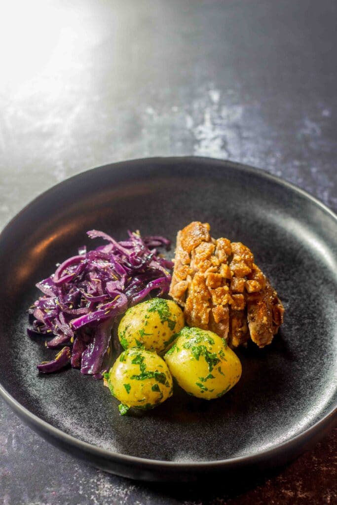 Andebryst med persillekartofler og sauteret rødkål Måltidskasser Nemlig.com