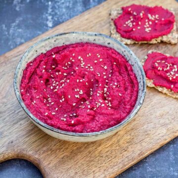 Rødbedehummus