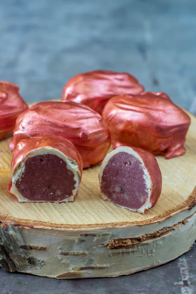 fure Færøerne kløft Påskeæg med solbær, lakrids og hvid chokolade | Kun 4 ingredienser!