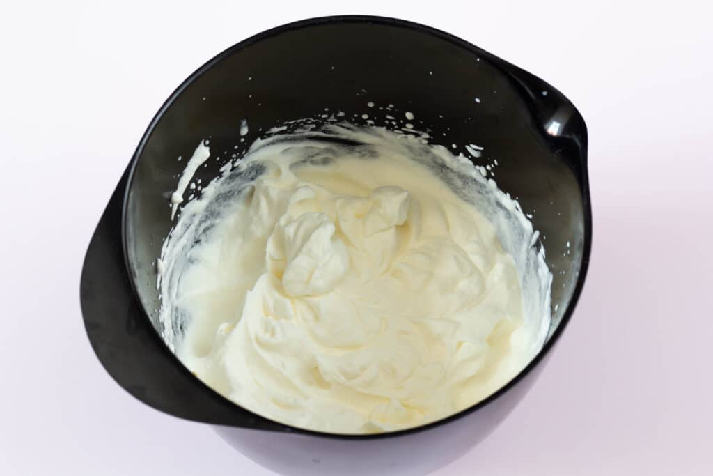 Gammeldags rabarberkage med makroner