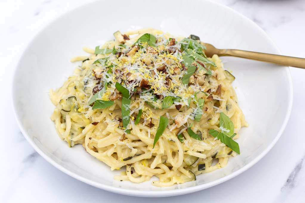 Vegetarret med pasta, citron og squash
