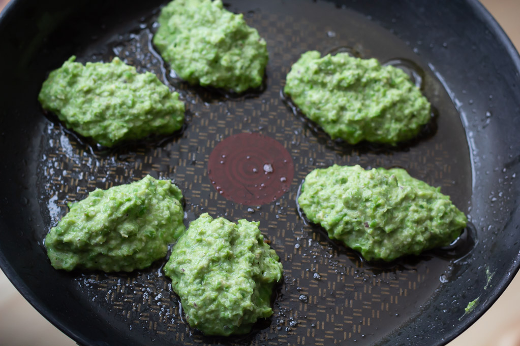 Vegetarfrikadeller med grønne bønner