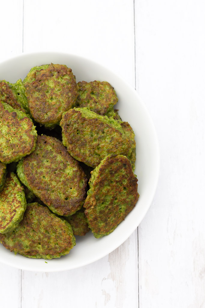 Groentsagsfrikadeller med groenne boenner