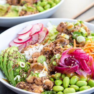 Poke bowl med laks - måltidssalat