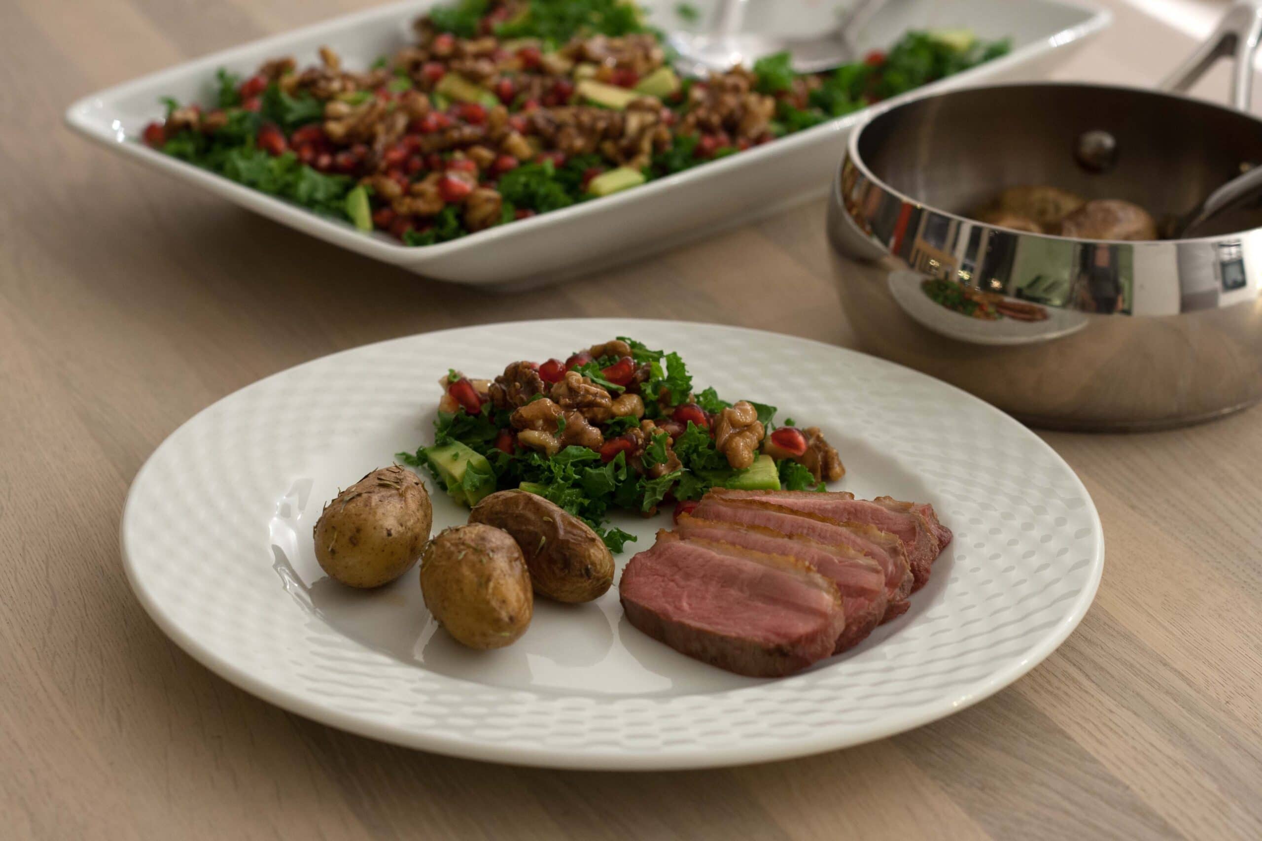 Andebryst med smørstegte kartofler & grønkålssalat