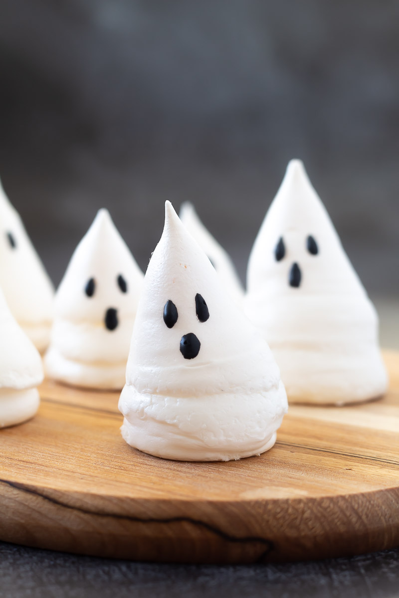 Marengs spoegelser er lækre halloween kager