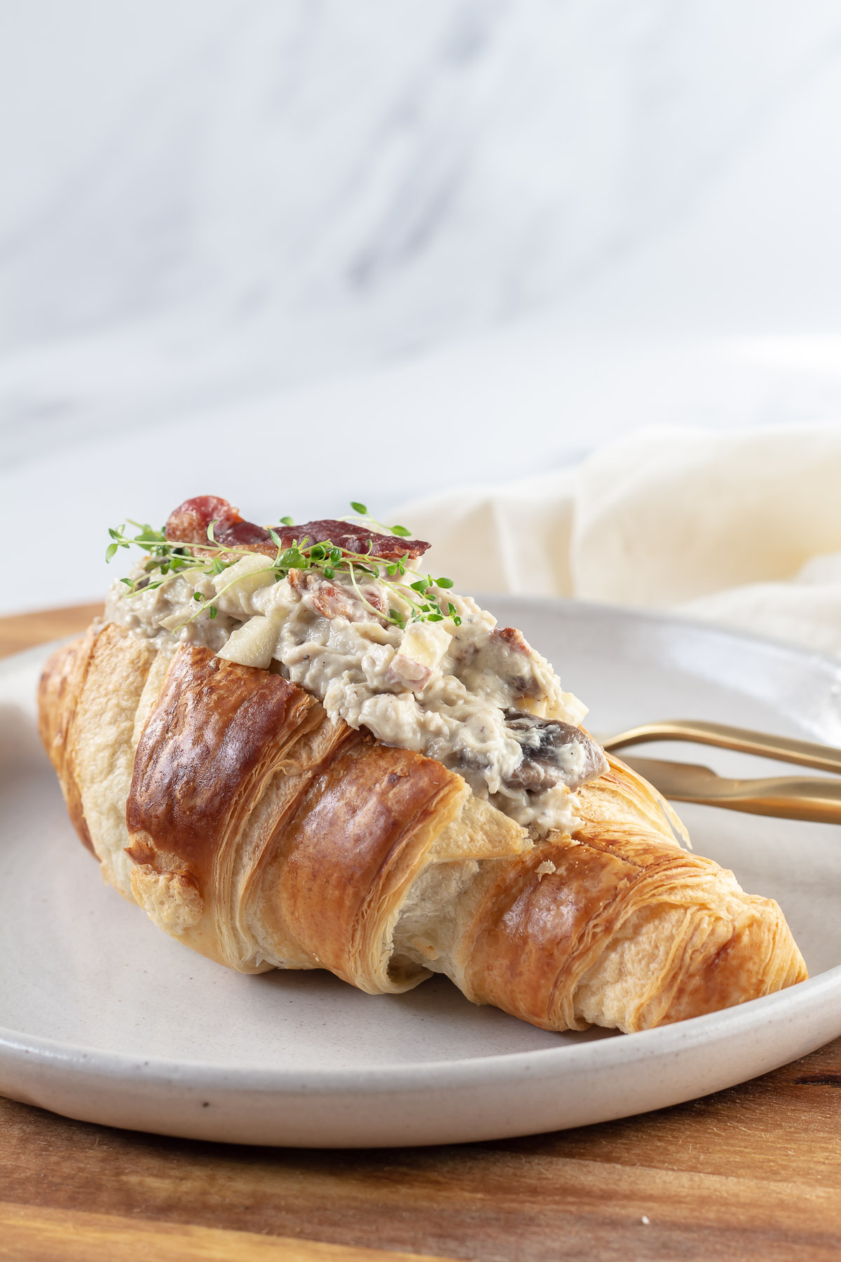 Croissant med hoensesalat