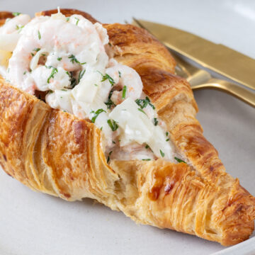 Croissant med rejesalat