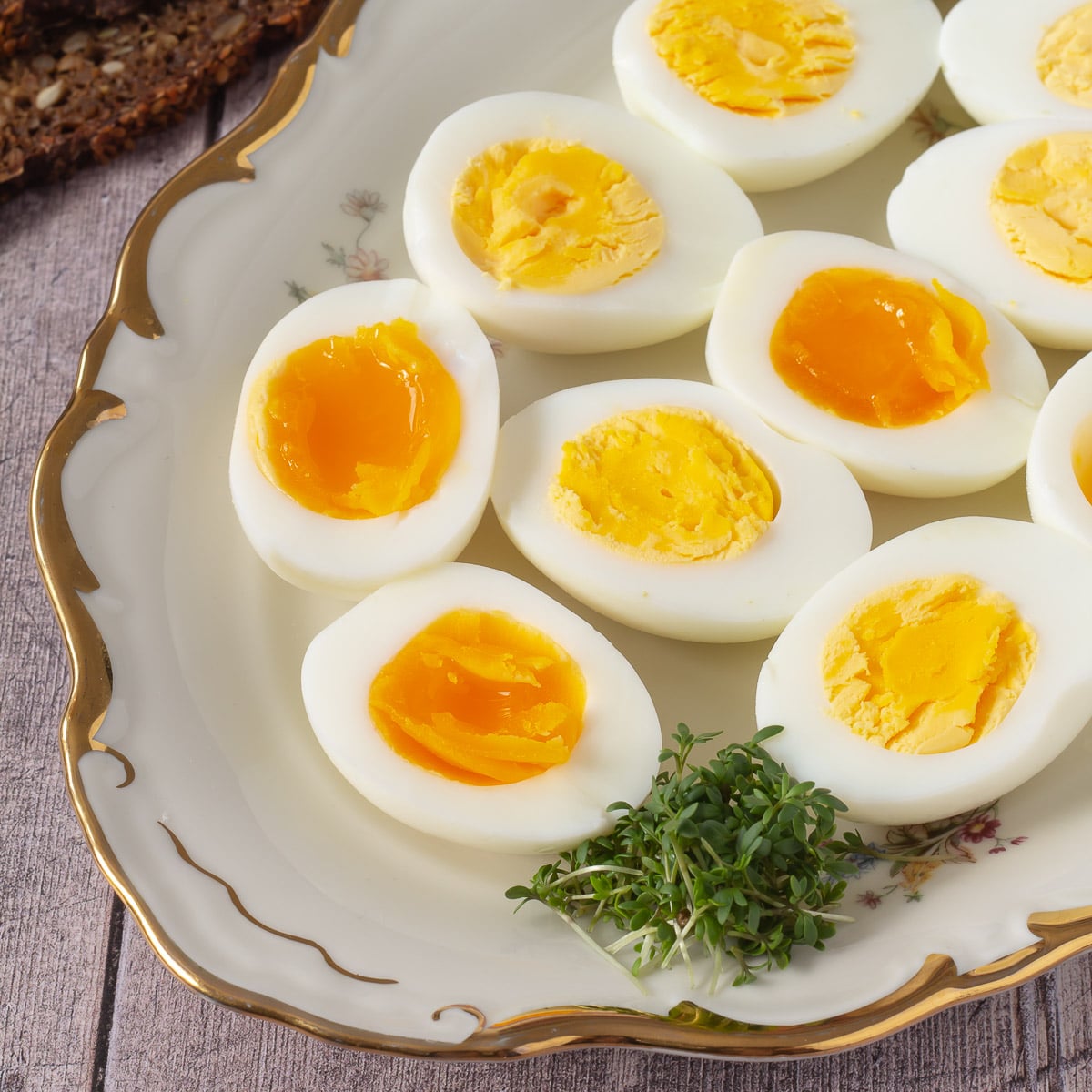 ude af drift skelet Neuropati Hårdkogte æg | Kogetid for hårdkogt æg og smilende æg