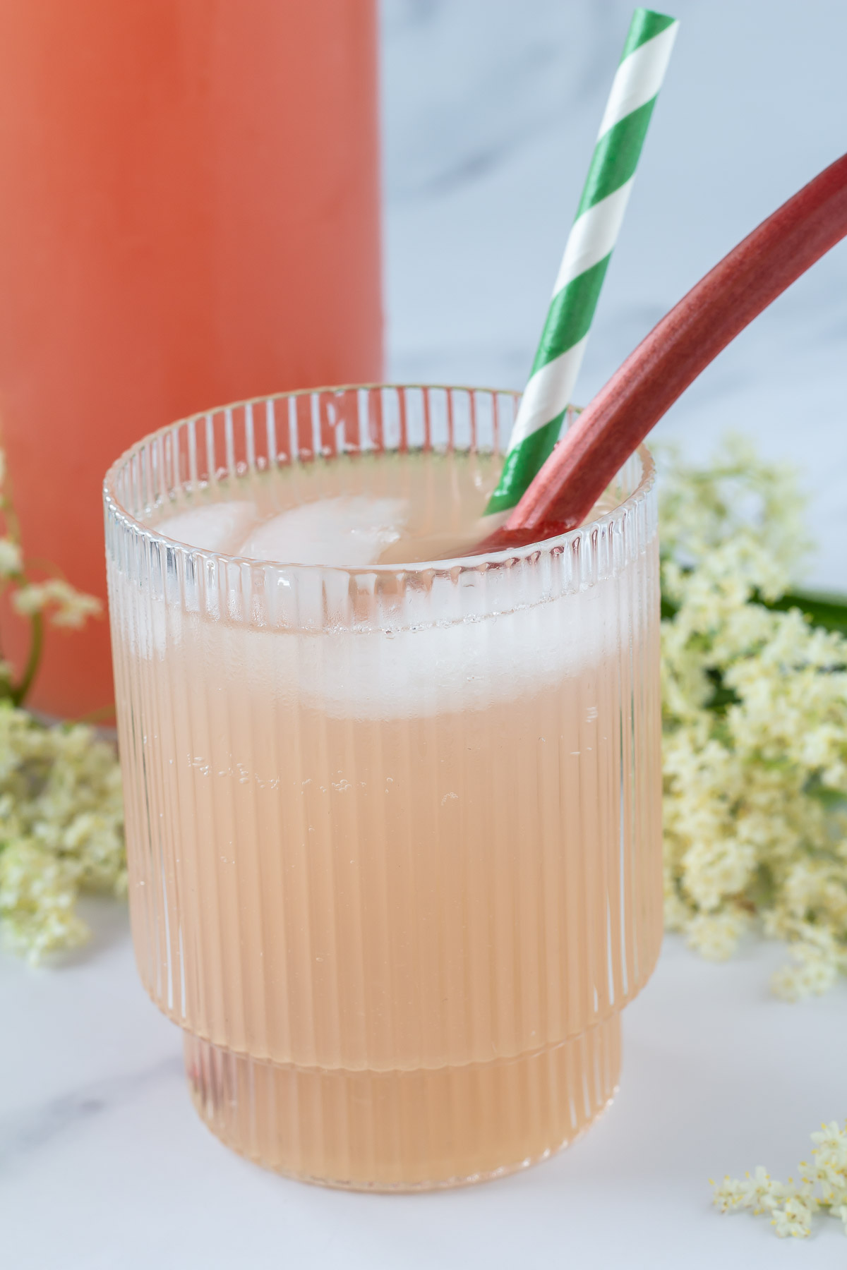 Hyldeblomstsaft med rabarber