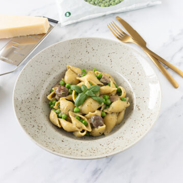 Vegetarisk one pot pasta med ærter ()