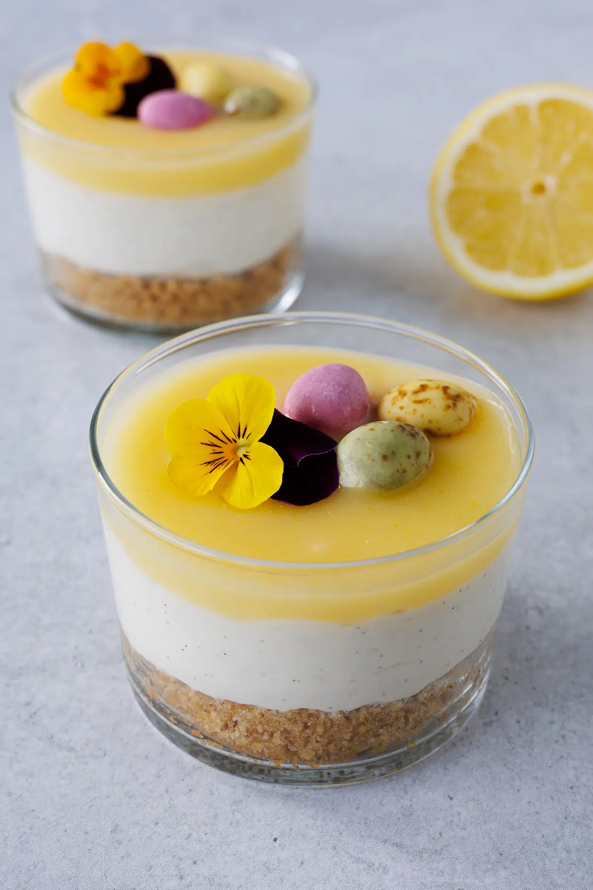 Påske cheesecakes i glas med lemon curd