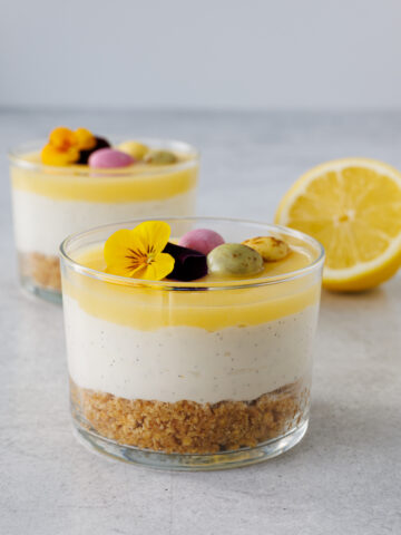 Påske cheesecakes i glas med citron ()